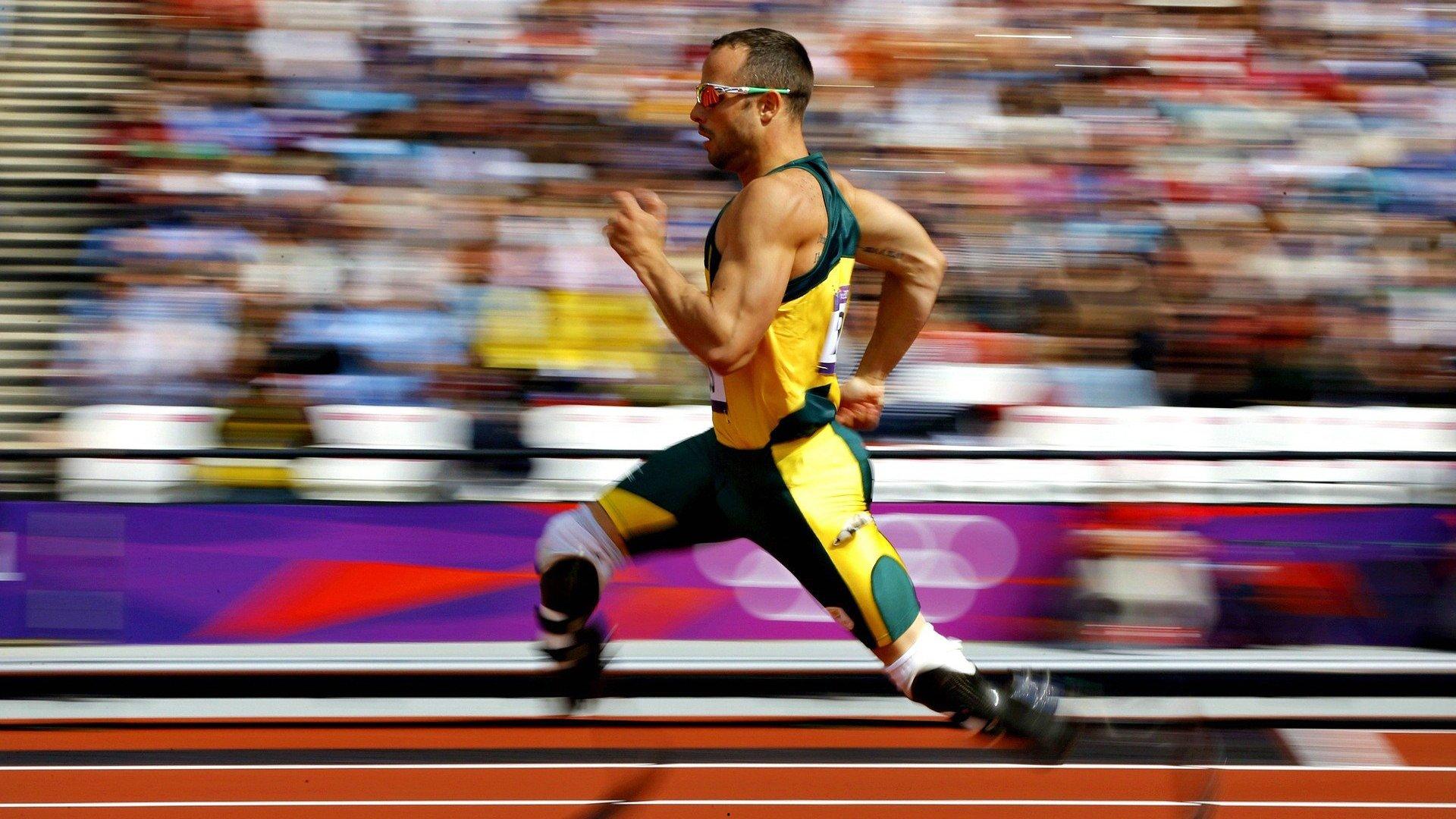 沃尔离队前默默奉献,格林盛赞其无私指导助队成长